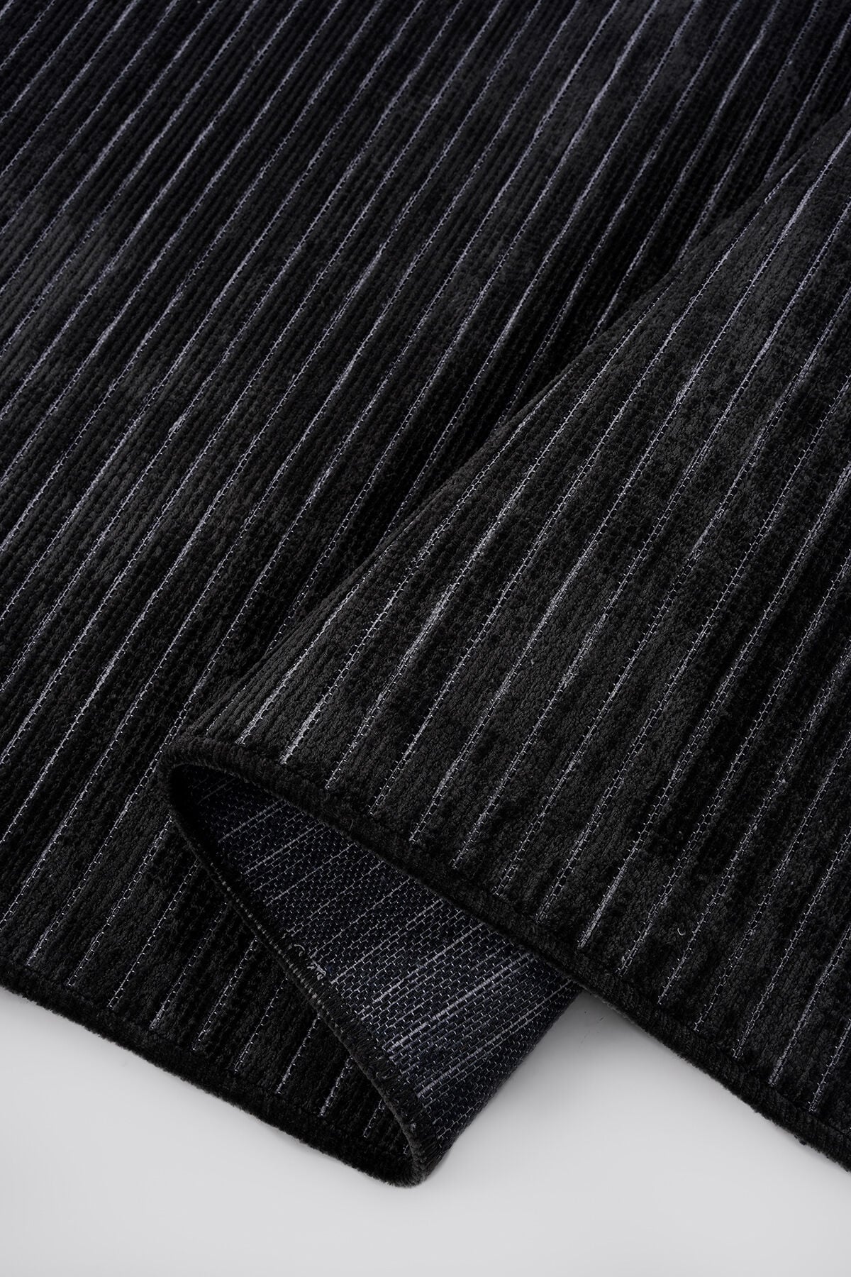 Ravi 1703A Antrasit Kaymaz Taban Yıkanabilir Yumuşak Dokulu Kilim