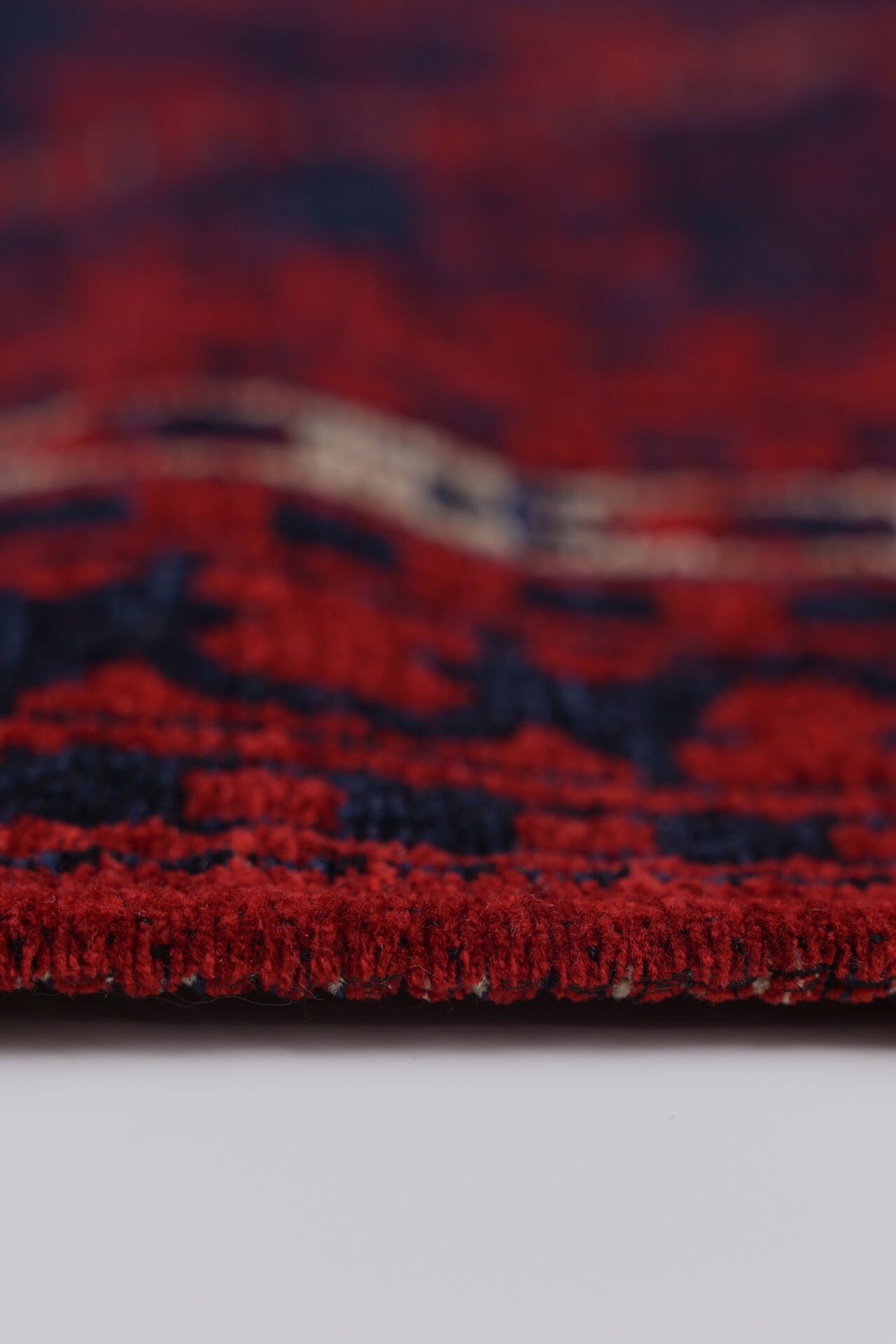 Mira Afgan 4 Kaymaz Tabanlı Yıkanabilir Klasik Kilim