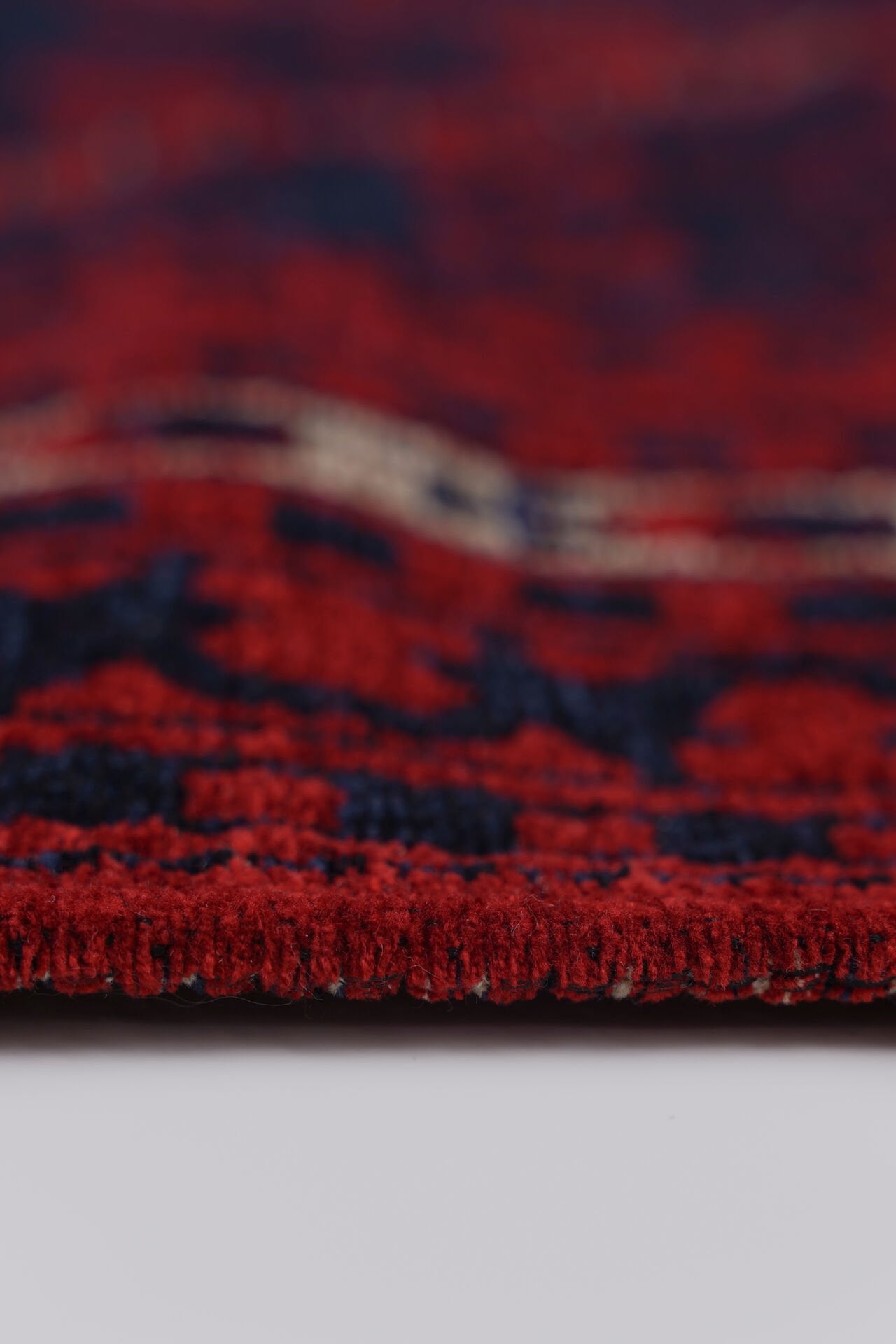 Mira Afgan 4 Kaymaz Tabanlı Yıkanabilir Klasik Kilim