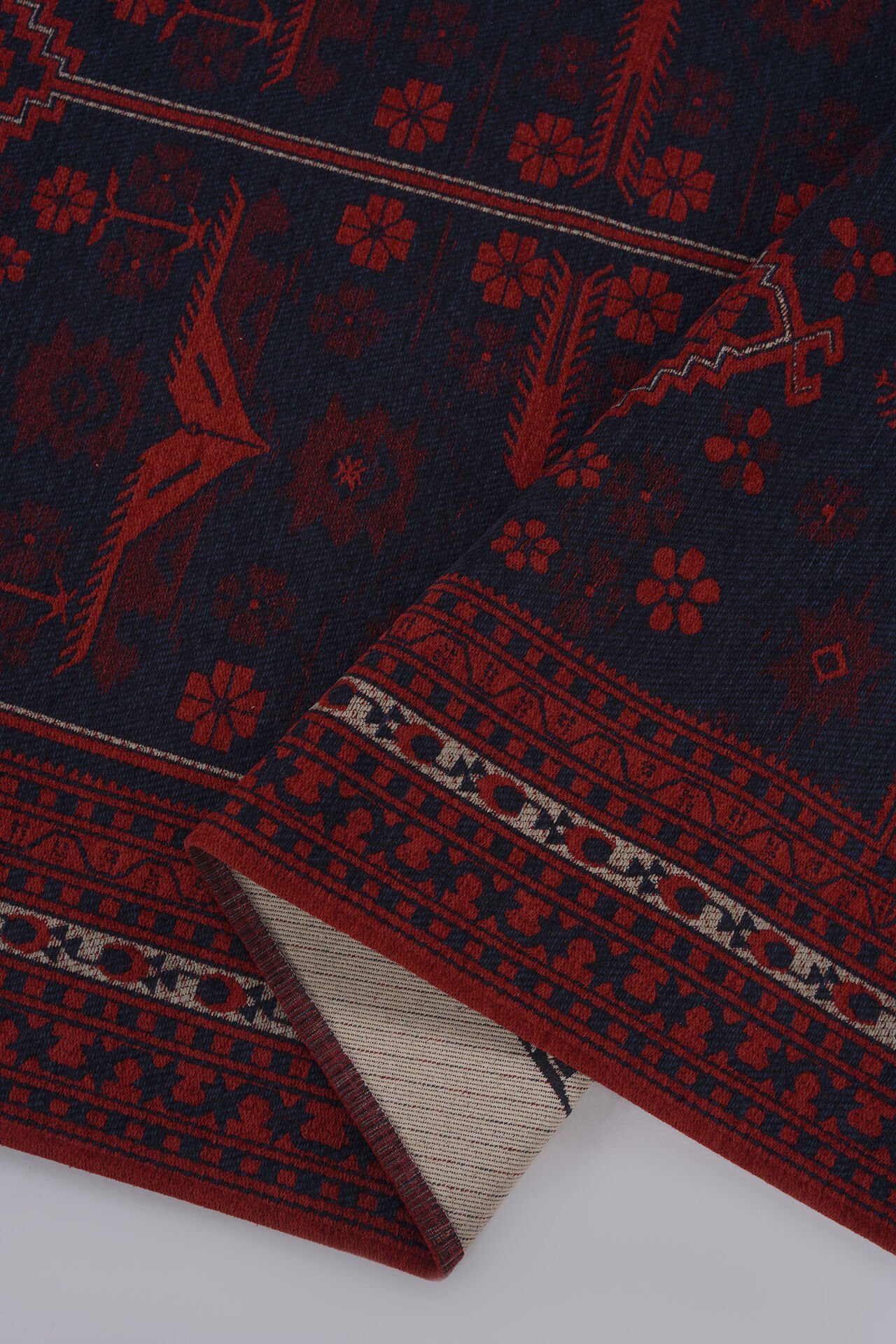 Mira Afgan 4 Kaymaz Tabanlı Yıkanabilir Klasik Kilim