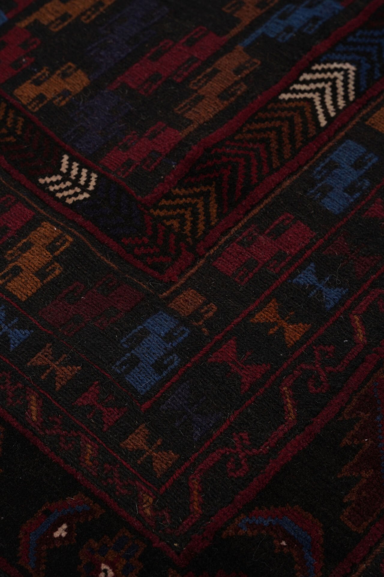 Afgan Berceste El Dokuma Yün Halı