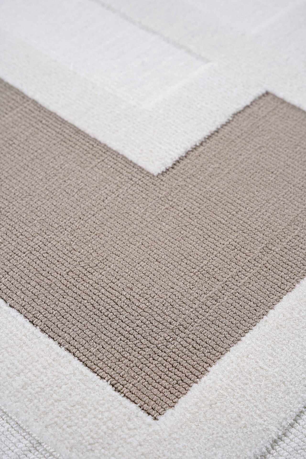 Pierre Cardin Quenta QZ08A Salon Halısı Krem / Kahverengi - 80x300
