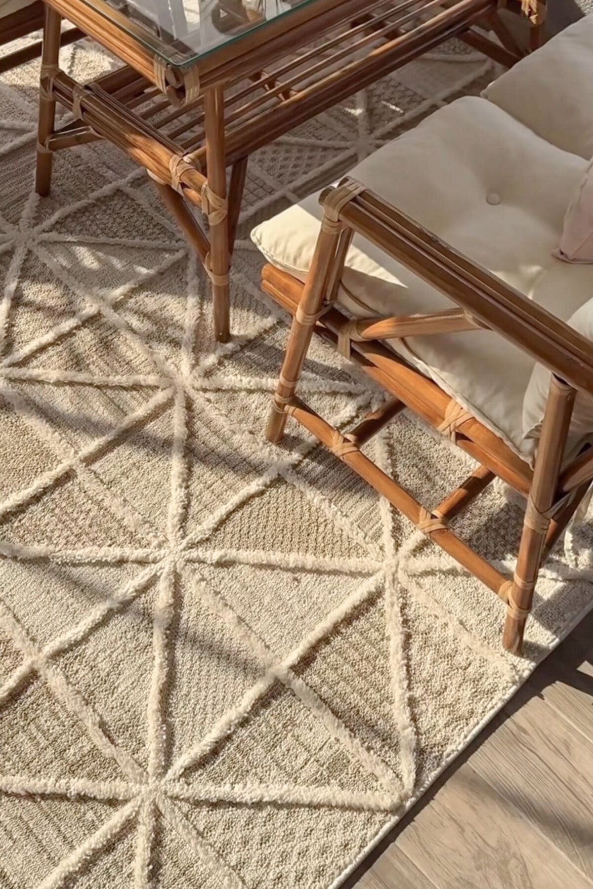 Step 2201 Krem Etnik Desenli Salon Halısı Kesme Halı