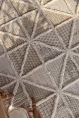 Step 2201 Krem Etnik Desenli Salon Halısı Kesme Halı